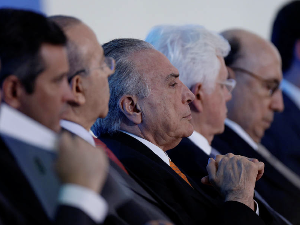 Michel Temer pensa em fazer reforma ministerial nas próximas semanas. PSDB ficará bem diminuto