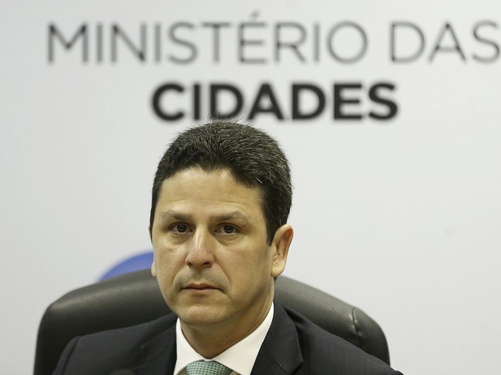 A tucanada começa apear do governo do presidente Michel Temer. O primeiro foi Bruno Araújo, ministro das Cidades