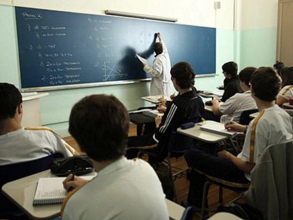 estudantes escola.001