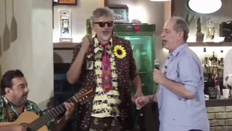 CIRO GOMES CANTANDO.001