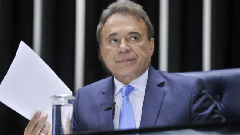 ALAVARO DIAS.001