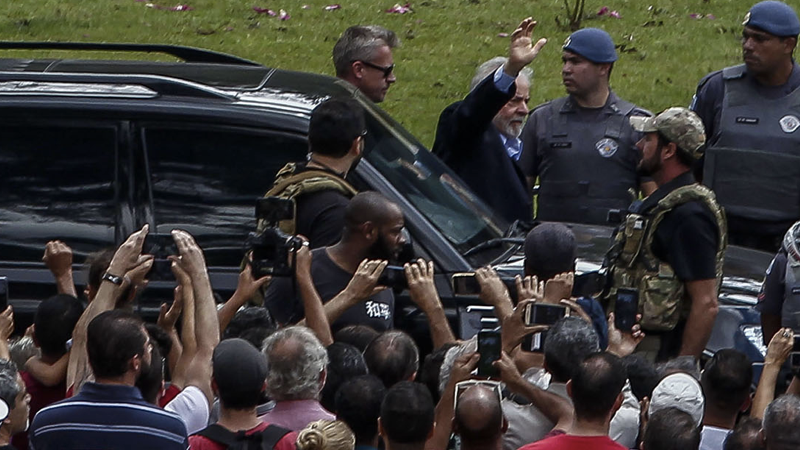 LULA CHEGANDO.001