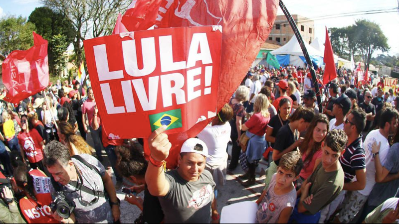 LULA LIVRE DOMINGO CAPA.001