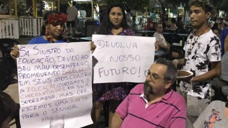 protesto ministro.001