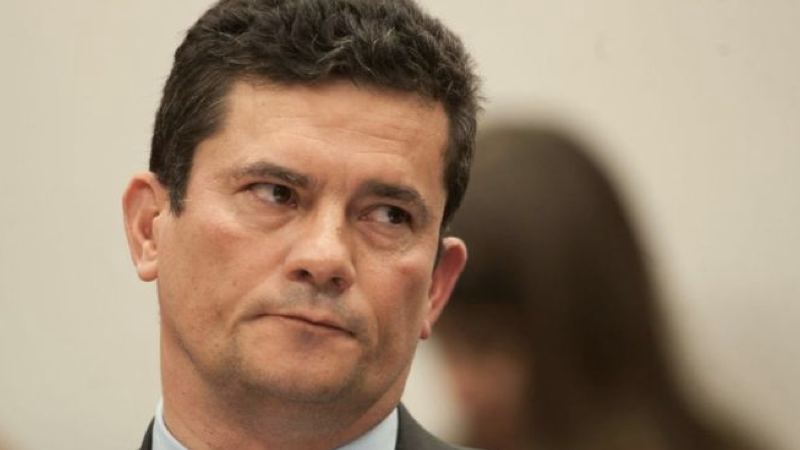 MORO PAPEL DE BOBO.001