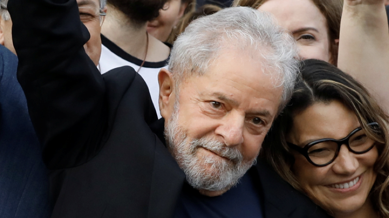 lula e namorada.001