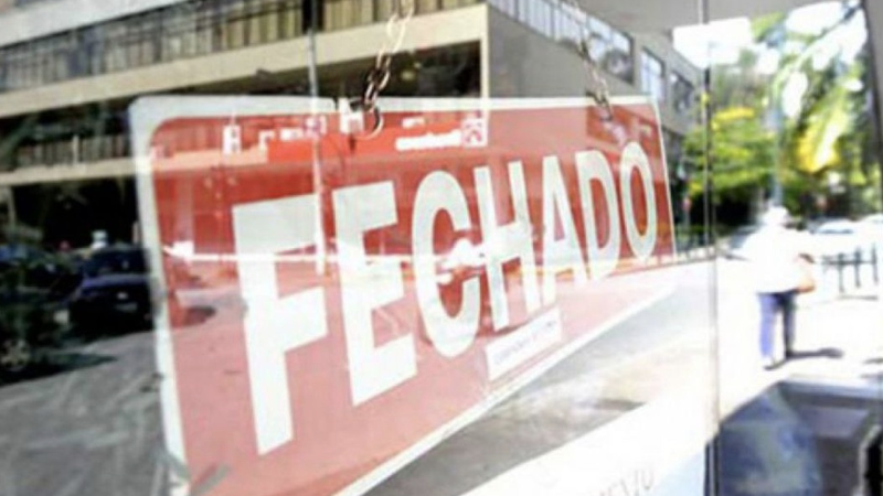 FECHADO.001
