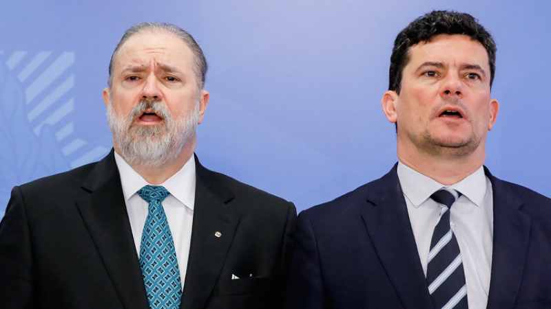 AUGUSTO E MORO.001