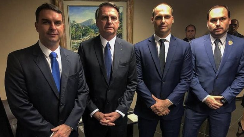 FAMILIA BOLSONARO.001