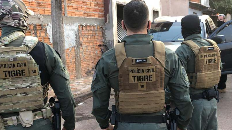 policia 001