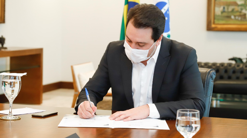ratinho sancionando lei