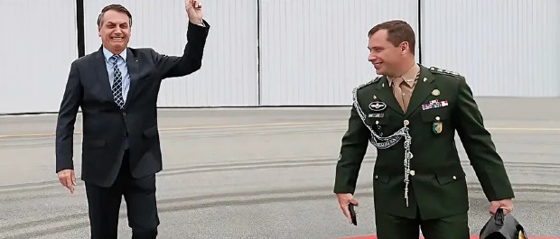BOLSONARO CASO FEIO