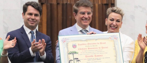Referência internacional, o neurocirurgião Ricardo Ramina recebe título de Cidadão Benemérito do Paraná