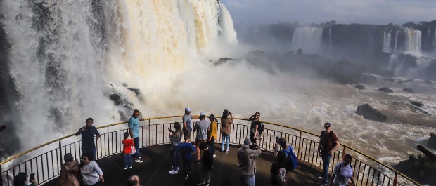 Setor de serviços cresceu 12,1% nos primeiros sete meses; turismo evoluiu 11,3% no Paraná